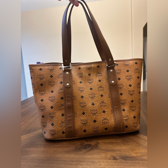 MCM Luisa Visetos - Picture 5 of 14